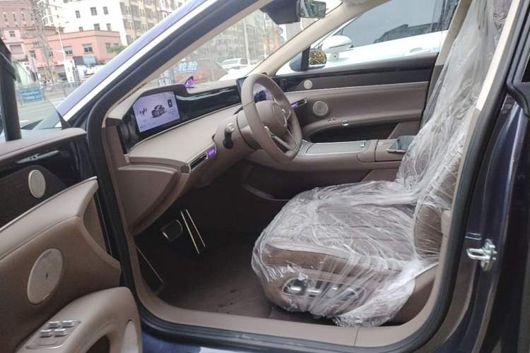 Used Hima Stelato S9 2025 Extended-Range Ultra Left Front Seat