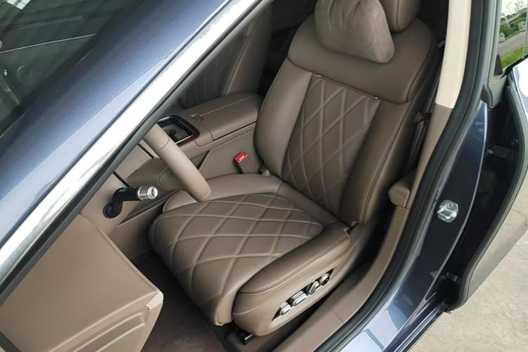 Used Hima Stelato S9 2025 Extended-Range Ultra Left Front Seat