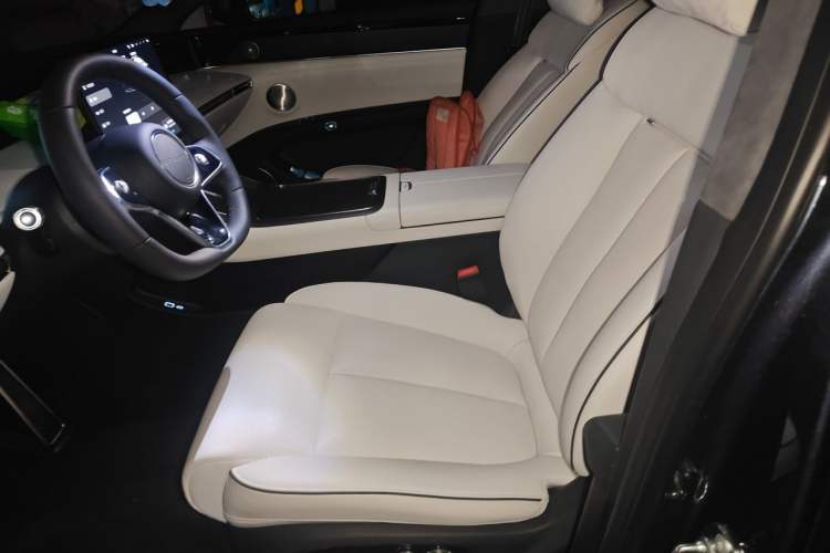 Used Hima Stelato S9 2025 Extended-Range Max Left Front Seat