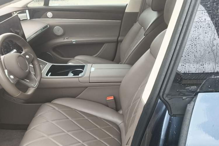 Used Hima Stelato S9 2025 Extended-Range Ultra Left Front Seat