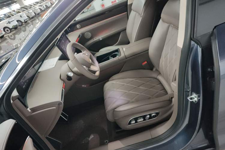 Used Hima Stelato S9 2025 Extended-Range Ultra Left Front Seat