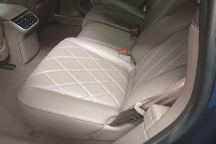 Used Hima Stelato S9 2025 Extended-Range Ultra Left Rear Seat