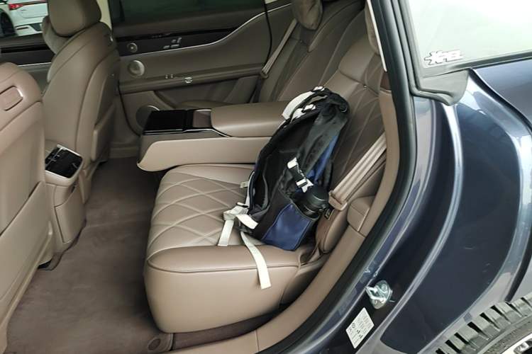 Used Hima Stelato S9 2025 Extended-Range Ultra Left Rear Seat