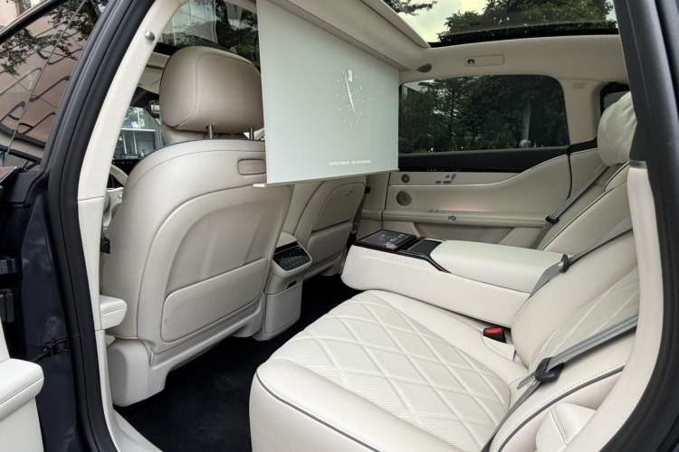 Used Hima Stelato S9 2025 Extended-Range Ultra Left Rear Seat