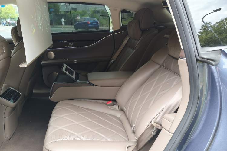 Used Hima Stelato S9 2025 Extended-Range Ultra Left Rear Seat