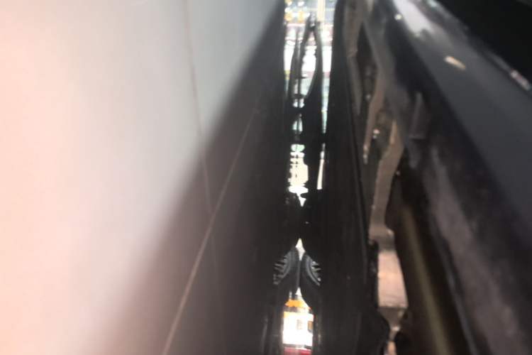 Used Hima Stelato S9 2025 Extended-Range Ultra Left Side Sill