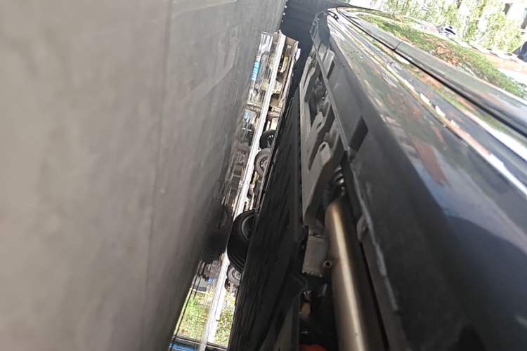 Used Hima Stelato S9 2025 Extended-Range Ultra Left Side Sill