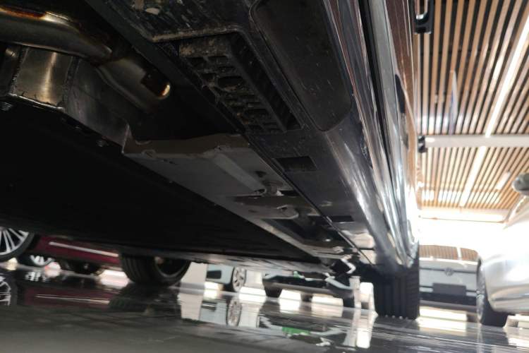 Used Hima Stelato S9 2025 Extended-Range Ultra Left Side Sill