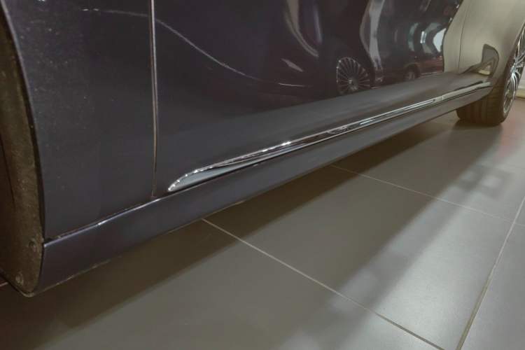 Used Hima Stelato S9 2025 Extended-Range Ultra Left Side Sill