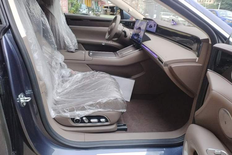 Used Hima Stelato S9 2025 Extended-Range Ultra Right Front Seat