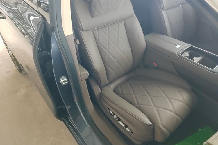Used Hima Stelato S9 2025 Extended-Range Ultra Right Front Seat