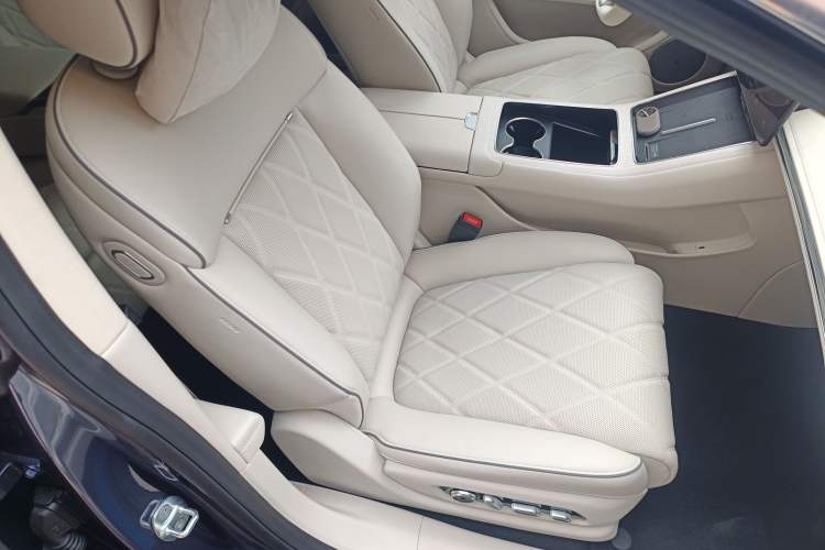 Used Hima Stelato S9 2025 Extended-Range Ultra Right Front Seat