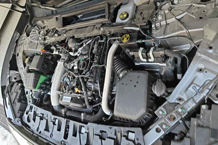 Used Hima Stelato S9 2025 Extended-Range Max+ Engine Bay