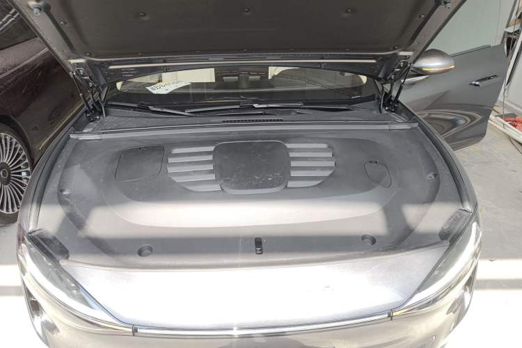 Used Hima Stelato S9 2025 Extended-Range Ultra Engine Bay