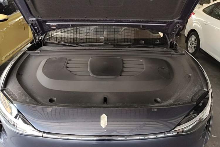 Used Hima Stelato S9 2025 Extended-Range Ultra Engine Bay