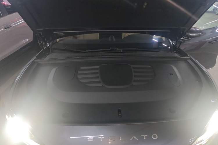 Used Hima Stelato S9 2025 Extended-Range Max+ Engine Bay
