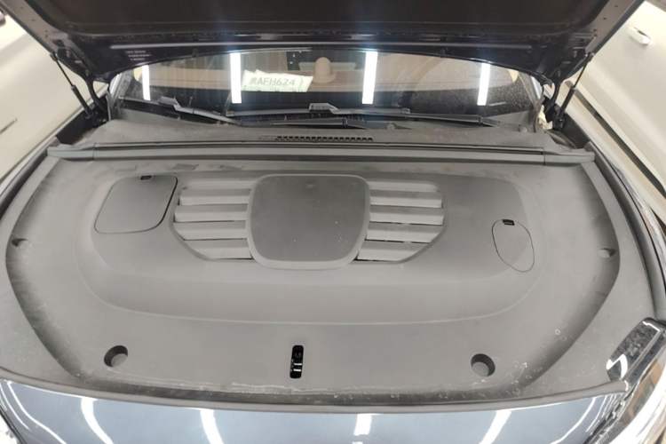 Used Hima Stelato S9 2025 Extended-Range Max+ Engine Bay