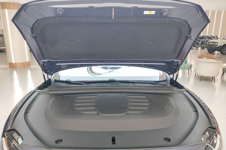Used Hima Stelato S9 2025 Extended-Range Ultra Engine Bay