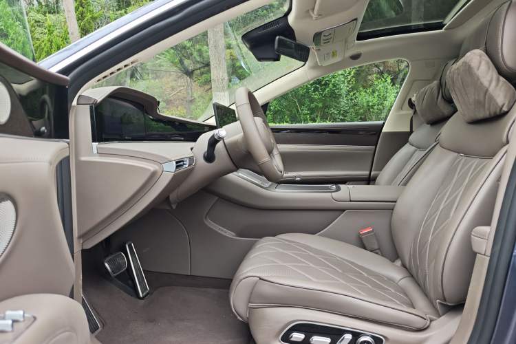 Used Hima Stelato S9 2025 Extended-Range Ultra Interior 1