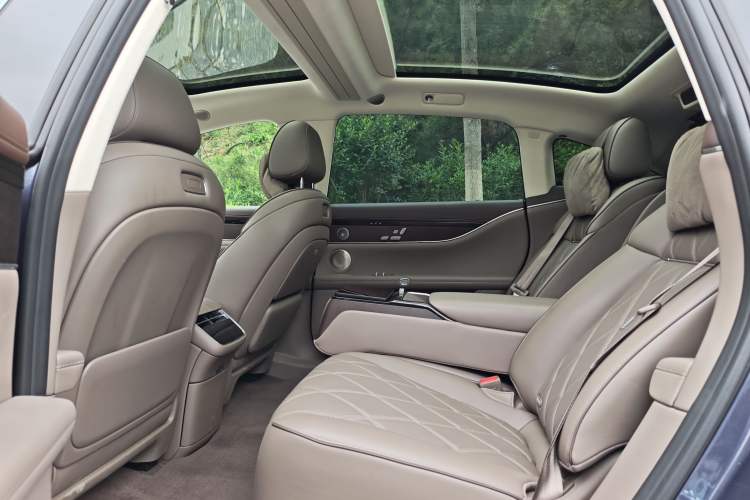 Used Hima Stelato S9 2025 Extended-Range Ultra Interior 2