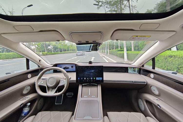 Used Hima Stelato S9 2025 Extended-Range Ultra Interior 3