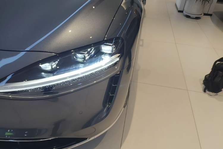 Used Hima Stelato S9 2025 Extended-Range Max+ Left Front Headlight