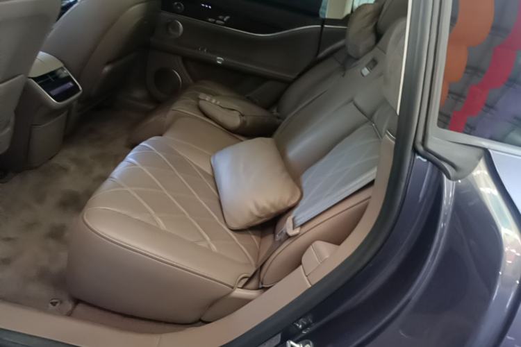 Used Hima Stelato S9 2025 Extended-Range Ultra Left Rear Seat