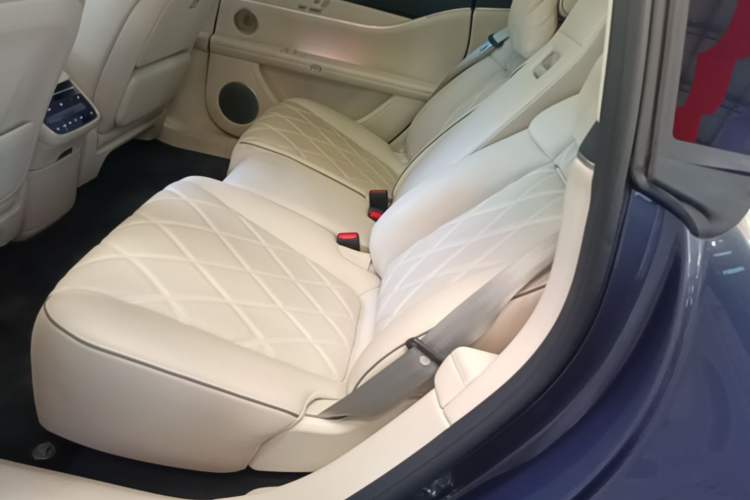 Used Hima Stelato S9 2025 Extended-Range Ultra Left Rear Seat