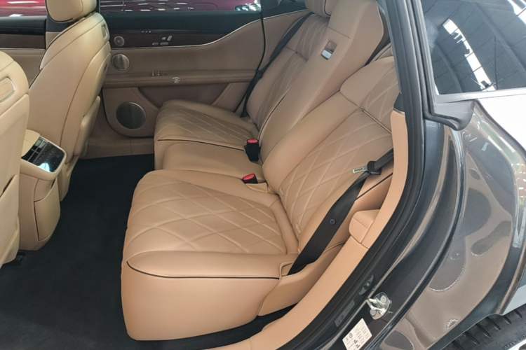 Used Hima Stelato S9 2025 Extended-Range Ultra Left Rear Seat