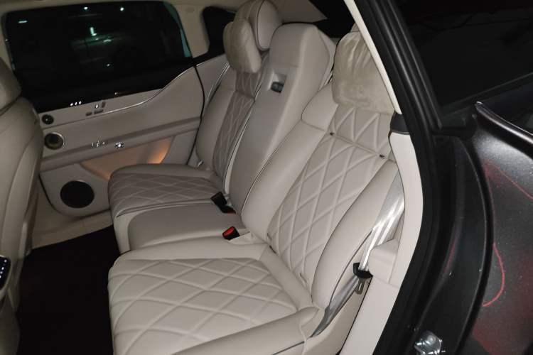 Used Hima Stelato S9 2025 Extended-Range Max+ Left Rear Seat
