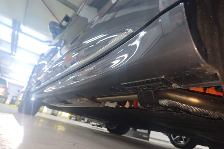 Used Hima Stelato S9 2025 Extended-Range Max+ Left Side Sill