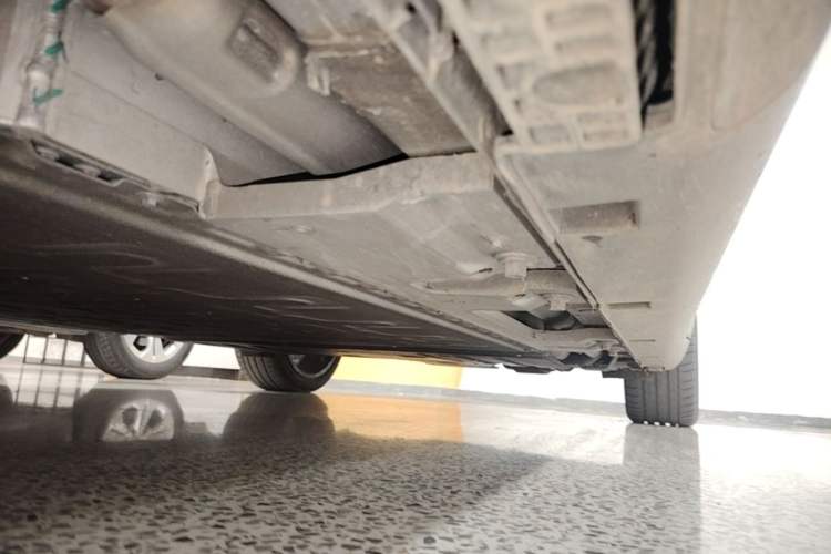 Used Hima Stelato S9 2025 Extended-Range Max+ Left Side Sill