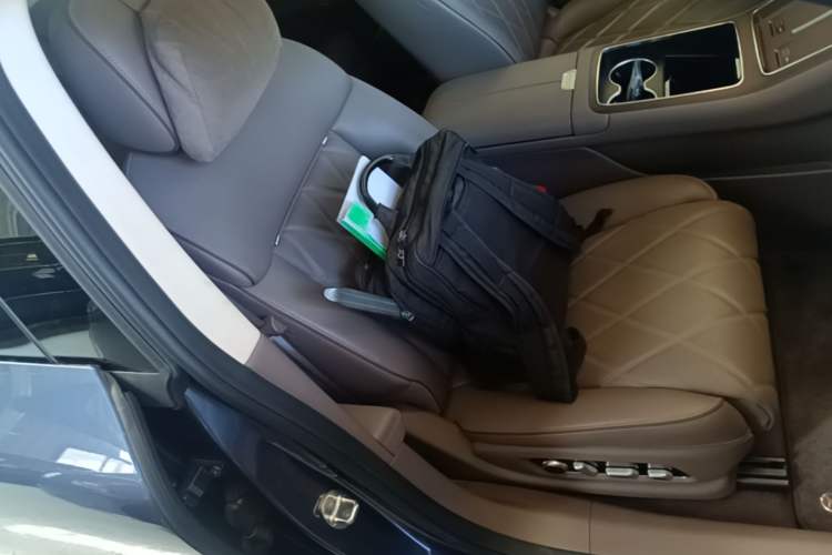 Used Hima Stelato S9 2025 Extended-Range Ultra Right Front Seat