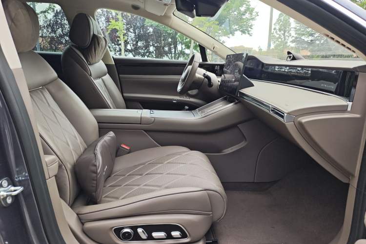Used Hima Stelato S9 2025 Extended-Range Ultra Right Front Seat
