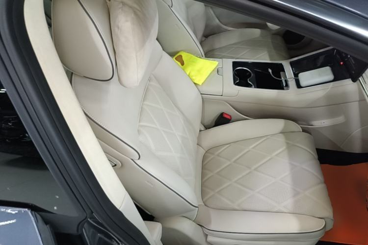 Used Hima Stelato S9 2025 Extended-Range Max Right Front Seat