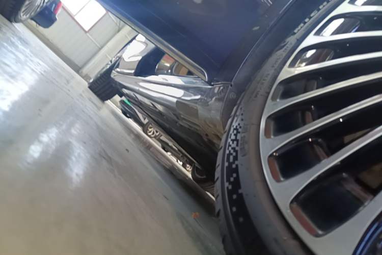 Used Hima Stelato S9 2025 Extended-Range Ultra Right Side Sill