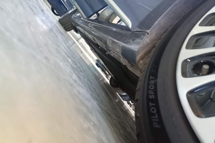 Used Hima Stelato S9 2025 Extended-Range Ultra Right Side Sill