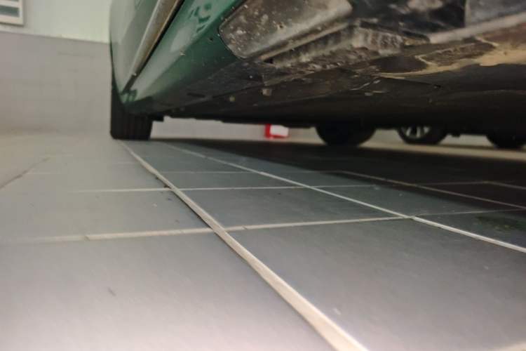 Used Hima Stelato S9 2025 Extended-Range Ultra Chassis Front Right