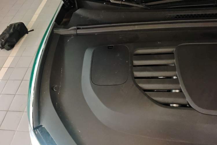 Used Hima Stelato S9 2025 Extended-Range Ultra Engine Bay Right
