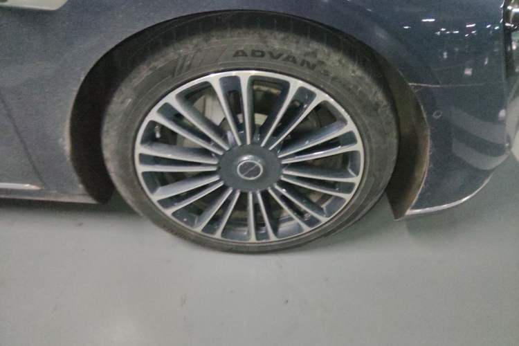 Used Hima Stelato S9 2025 Extended-Range Max+ Right Front Wheel Hub