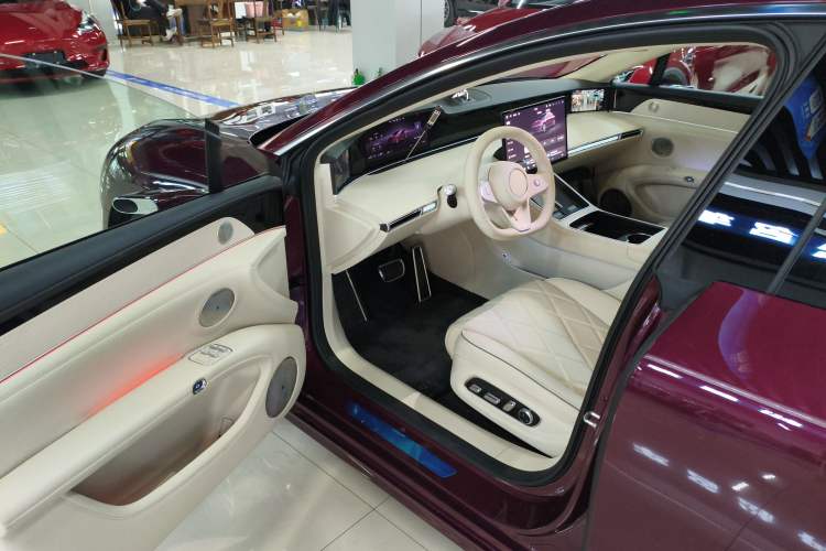 Used Hima Stelato S9 2025 Extended-Range Ultra Interior 3