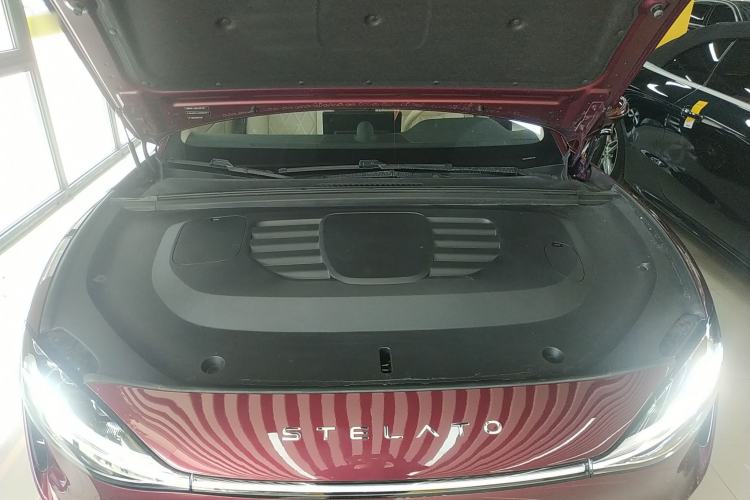 Used Hima Stelato S9 2025 Extended-Range Ultra Engine Bay