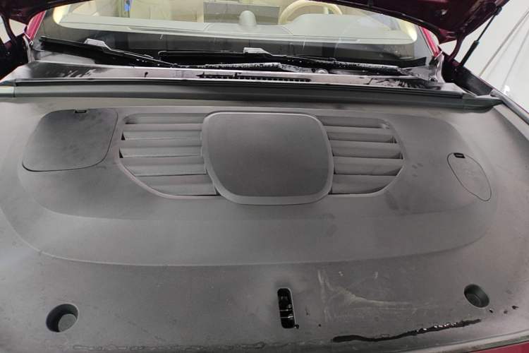 Used Hima Stelato S9 2025 Extended-Range Ultra Engine Bay