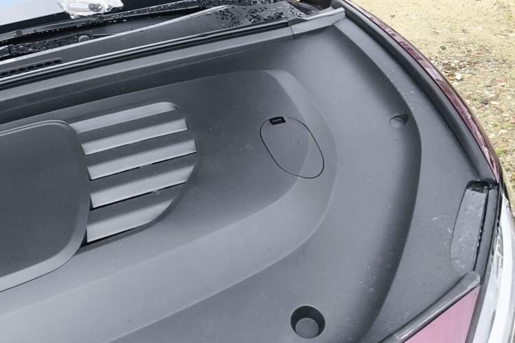 Used Hima Stelato S9 2025 Extended-Range Ultra Engine Bay Left