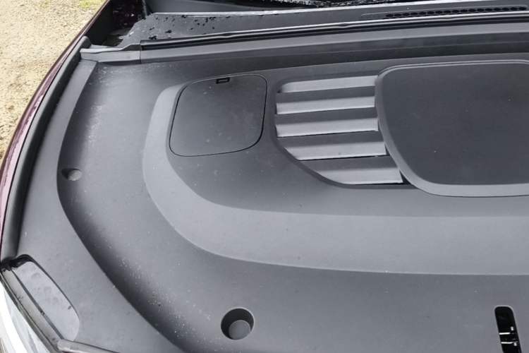 Used Hima Stelato S9 2025 Extended-Range Ultra Engine Bay Right