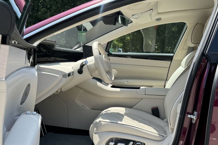 Used Hima Stelato S9 2025 Extended-Range Ultra Interior 1