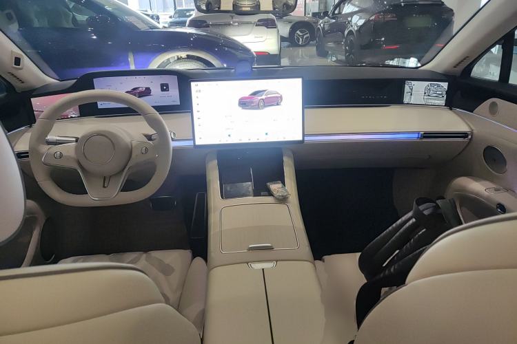 Used Hima Stelato S9 2025 Extended-Range Ultra Interior 2