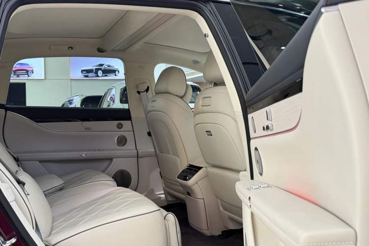 Used Hima Stelato S9 2025 Extended-Range Ultra Interior 2