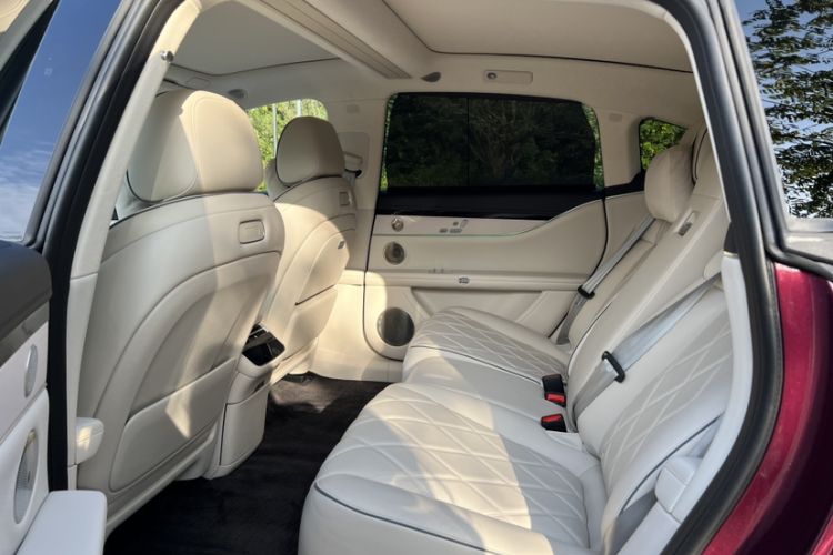 Used Hima Stelato S9 2025 Extended-Range Ultra Interior 4