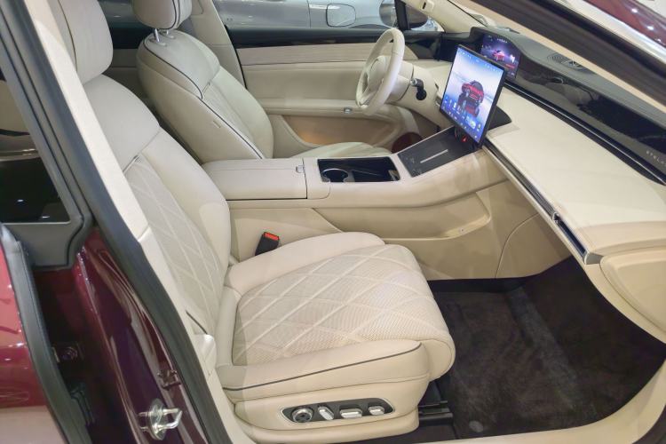Used Hima Stelato S9 2025 Extended-Range Ultra Interior 4